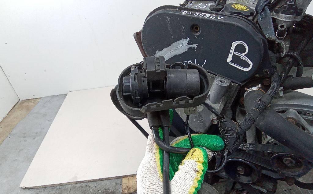 клапан вентиляции топливного бака Chrysler Voyager 3 поколение 1997, 2.4 л., бензин, МКПП, 04669475AB - фото №1