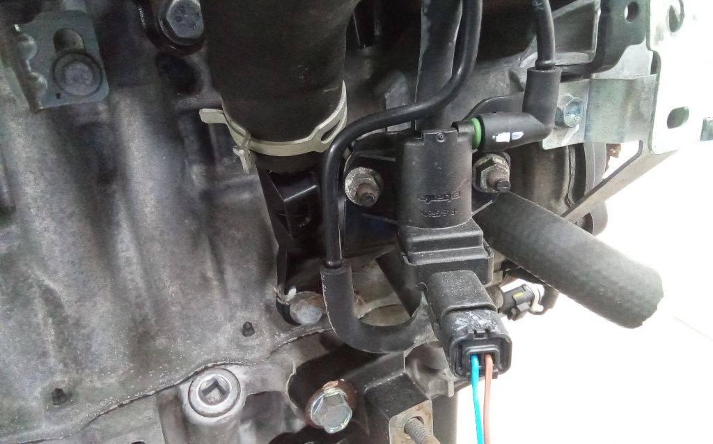 электромагнитный клапан Mazda 5 CW 2012, 1.6 л., дизель, МКПП - фото №1