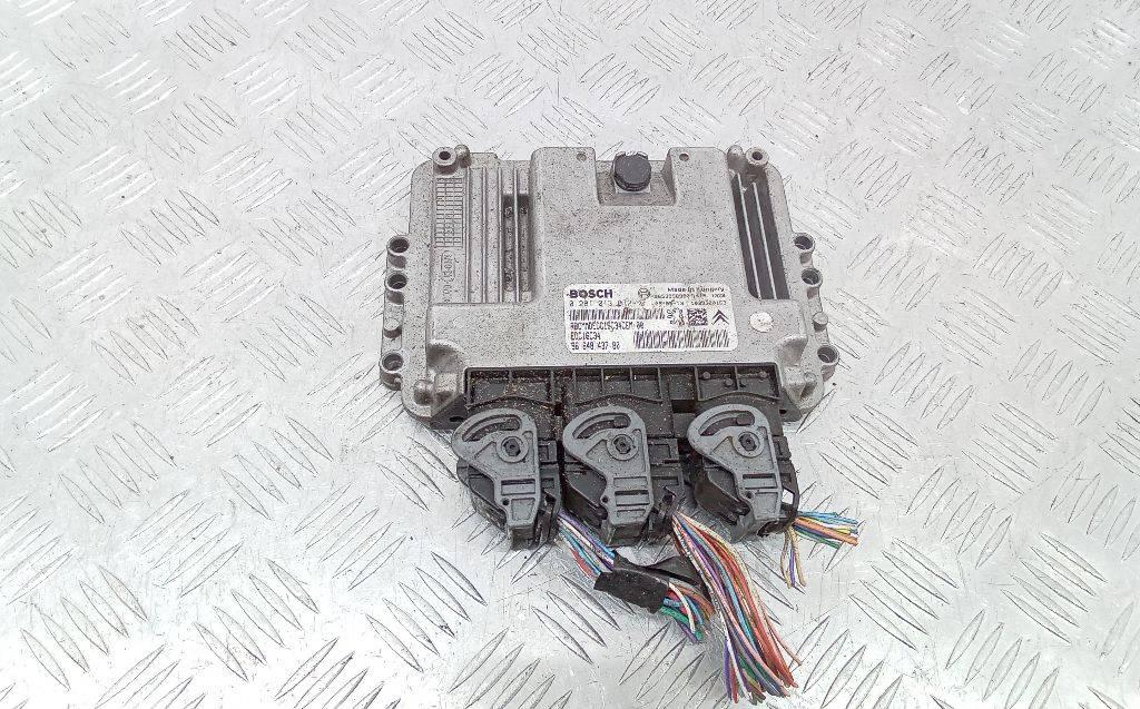 блок управления двигателем Peugeot 308 T7 2009, 1.6 л., дизель, МКПП, 9664843780 - фото №1