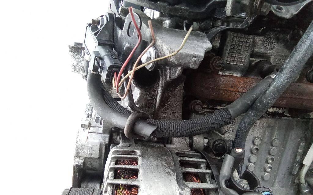 кронштейн генератора Peugeot 5008 1 поколение 2010, 1.6 л., дизель, МКПП, 9685991680 - фото №1