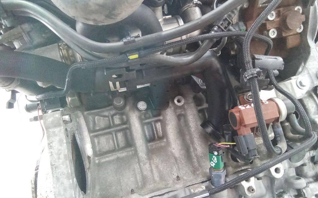 трубка охлаждающей жидкости Peugeot 5008 1 поколение 2010, 1.6 л., дизель, МКПП, 9670254180 - фото №1