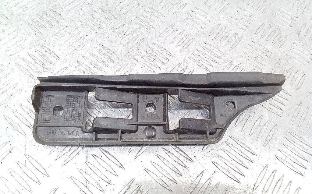 Крепление бампера переднего Volkswagen Golf 5 поколение 2005, 1K0807183 - фото №1