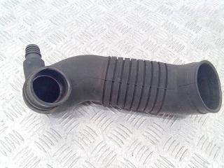 патрубок воздушного фильтра Audi A4 B6 2001, 1.9 л., дизель, МКПП, 8E0129615