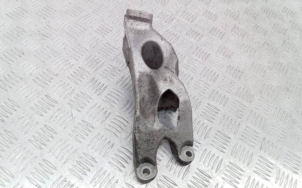 кронштейн двигателя Audi A4 B8/8K 2009, 8K0199307 - фото №1