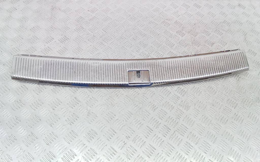 накладка внутренняя на заднюю панель кузова Volkswagen Touareg 1 поколение 2006, 7L6863459 - фото №1