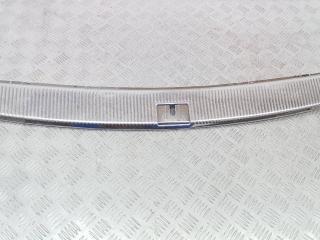 накладка внутренняя на заднюю панель кузова Volkswagen Touareg 1 поколение 2006, 7L6863459