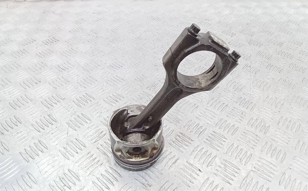 шатун Kia Carens 3 поколение 2007, 2.0 л., дизель, МКПП - фото №1