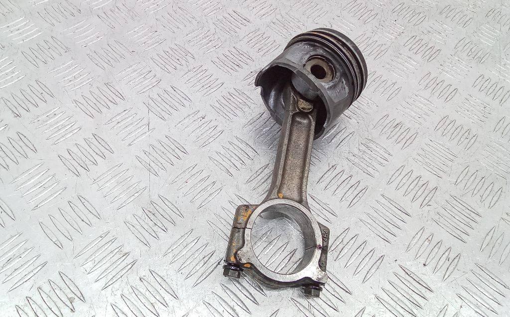 поршень Renault Scenic 3 поколение 2010, 1.5 л., дизель, МКПП - фото №1