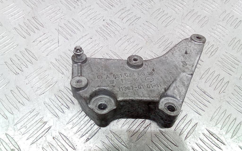 кронштейн двигателя Mercedes-Benz C-Класс W204/S204 2009, 2.2 л., дизель, A6510940039 - фото №1