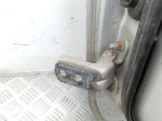 петля двери Nissan Versa 1 поколение 2008, седан