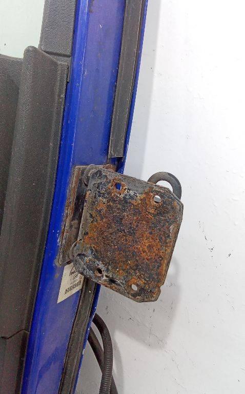 петля двери MAN TGA 1 поколение 2005 - фото №1