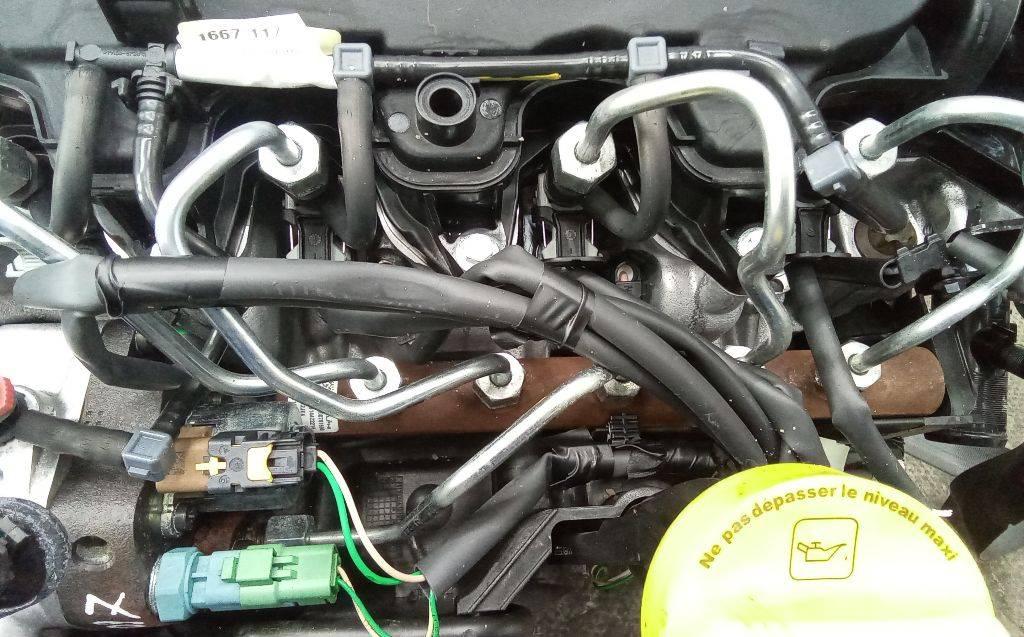 топливная рампа Dacia Sandero 1 поколение 2011, 1.5 л., дизель, МКПП, 8200669695 - фото №1