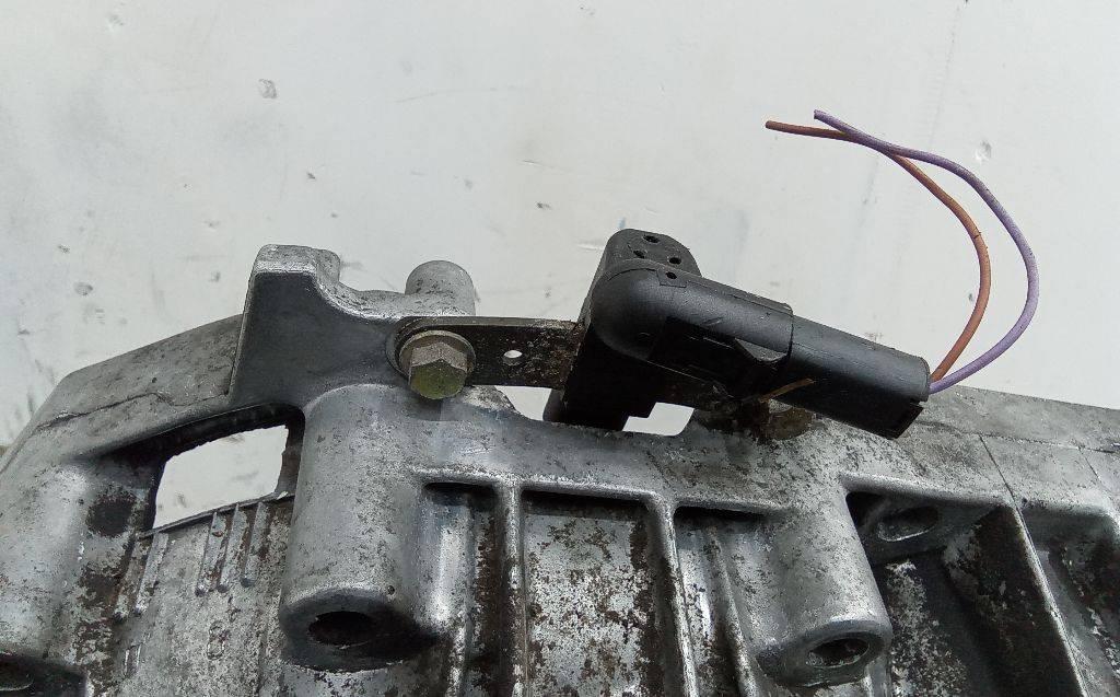 датчик коленвала Renault Scenic 2 поколение 2003, 1.9 л., дизель, МКПП - фото №1