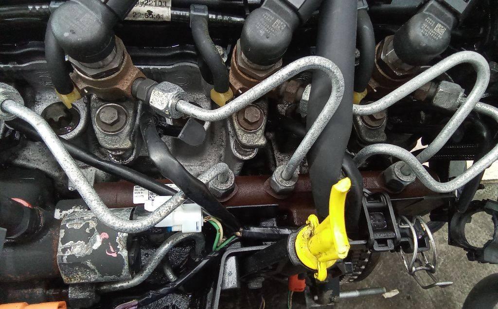 топливная рампа Renault Megane 3 поколение 2008, 1.5 л., дизель, МКПП, 8200815617 - фото №1