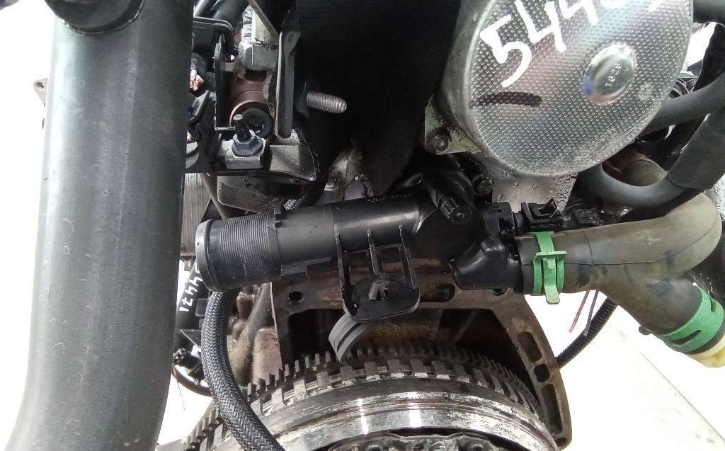 корпус термостата Renault Megane 3 поколение 2008, 1.5 л., дизель, МКПП - фото №1