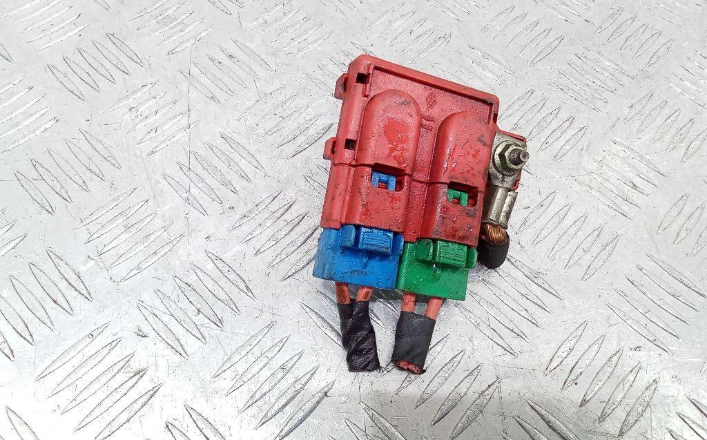 плюсовой провод аккумулятора Renault Clio 3 поколение 2006, 1.4 л., бензин, МКПП, 8200279219 - фото №1