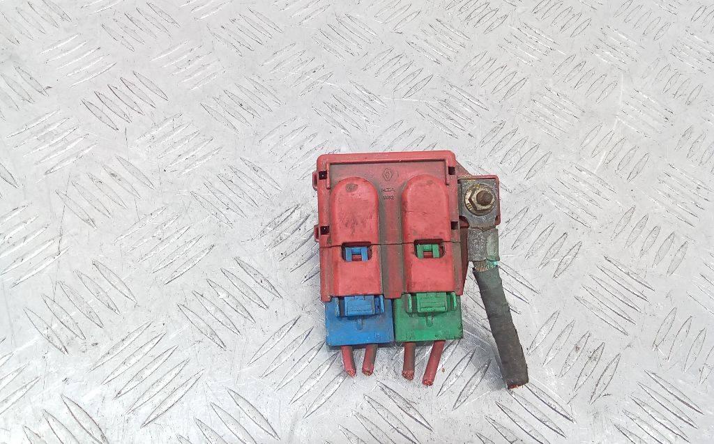 плюсовой провод аккумулятора Renault Modus 1 поколение 2005, 1.5 л., дизель, МКПП, 8200427594 - фото №1