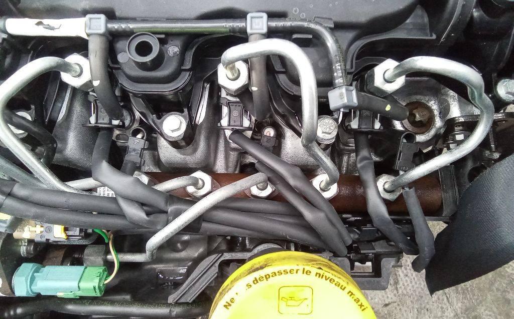 топливная рампа Dacia Sandero 1 поколение 2011, 1.5 л., дизель, МКПП, 8200669695 - фото №1