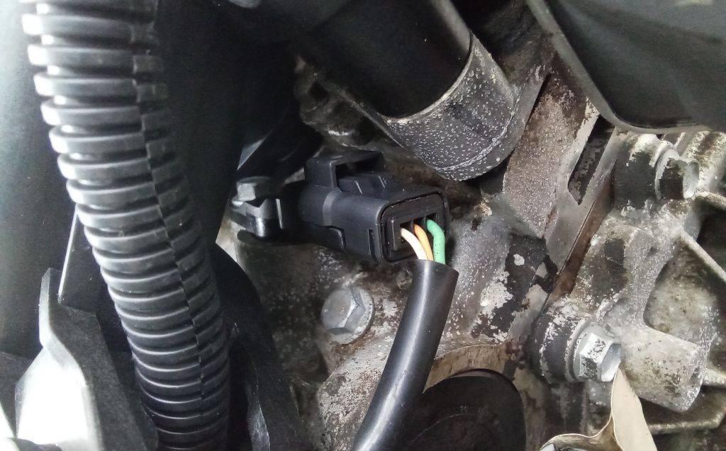 датчик распредвала Renault Megane 2 поколение 2005, 1.6 л., бензин, МКПП - фото №1