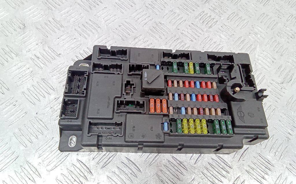 блок предохранителей Mini Cooper R56 2007, 45523501 - фото №1