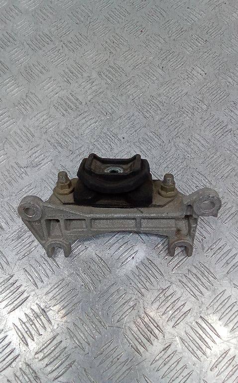 подушка крепления КПП Renault Megane 2 поколение 2004, 1.6 л., бензин, купе, 8200277212 - фото №1