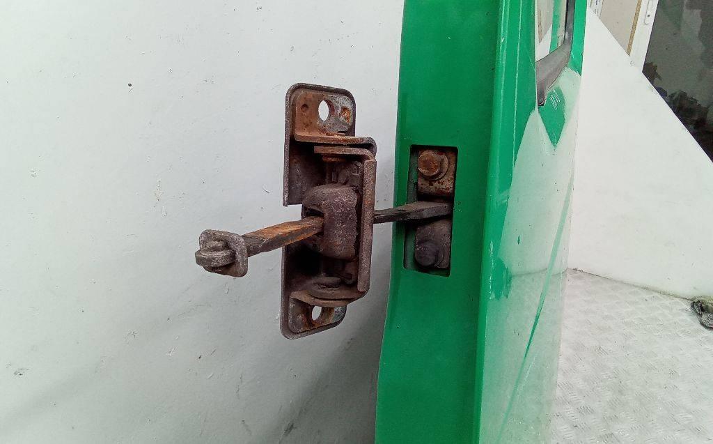 ограничитель открывания двери Volvo FH 1 поколение 1997 - фото №1