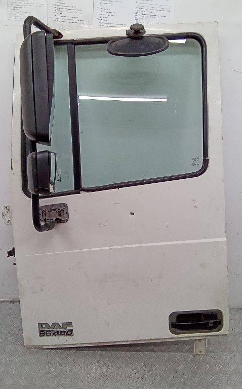 дверь передняя левая DAF XF 105 2004 - фото №1