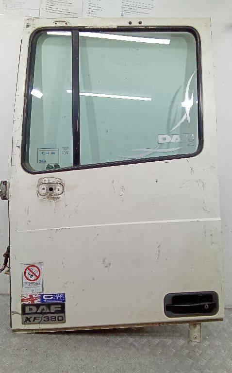дверь передняя левая DAF XF 105 1999 - фото №1