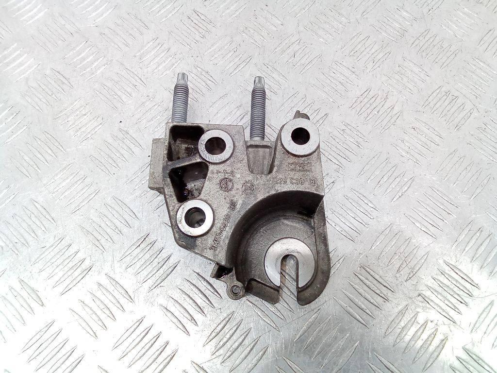 кронштейн двигателя Volvo S40 2 поколение 2004, 2.0 л., дизель, МКПП - фото №1