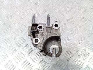 кронштейн двигателя Volvo S40 2 поколение 2004, 2.0 л., дизель, МКПП