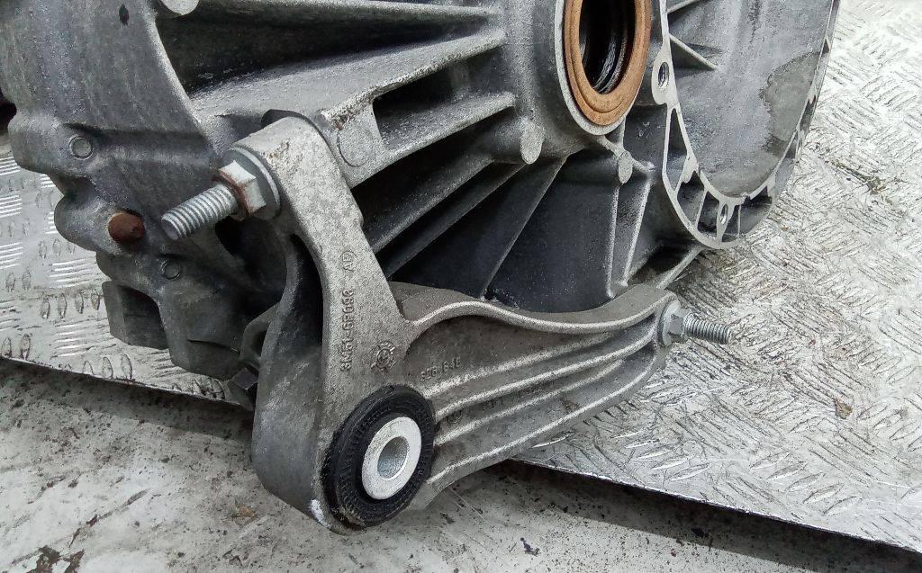 кронштейн КПП Volvo S40 2 поколение 2004, 2.0 л., дизель, МКПП, 3M516P093 - фото №1