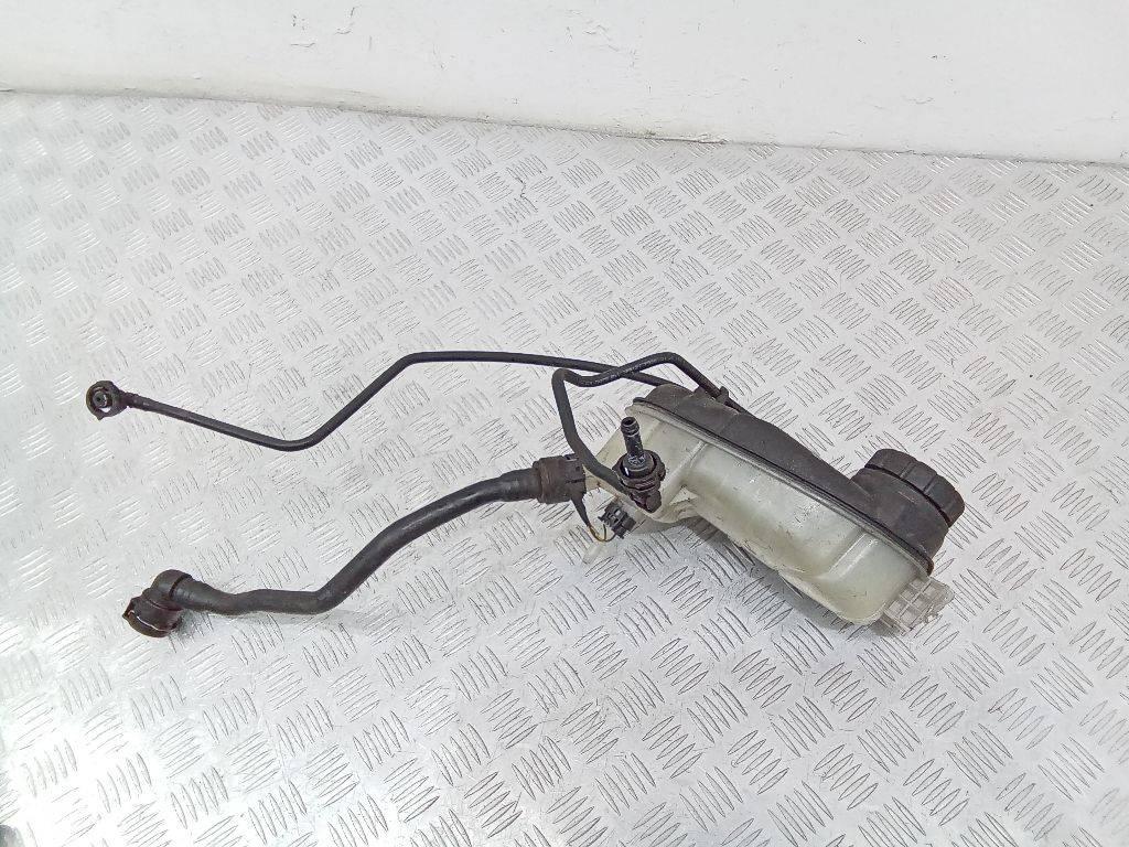 бачок расширительный Mercedes-Benz A-Класс W176 2013, 2.0 л., бензин, A0005840807 - фото №1