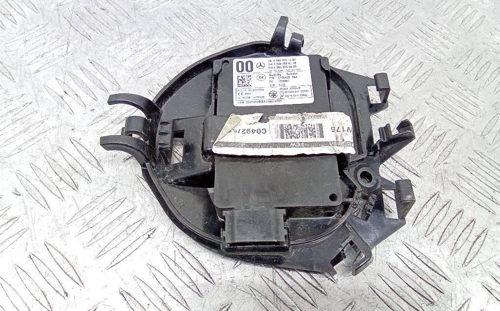 датчик мертвых (слепых) зон Mercedes-Benz A-Класс W176 2013, A0009051302 - фото №1