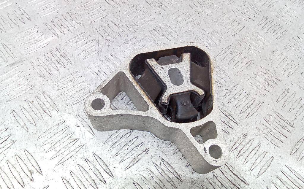 подушка крепления двигателя Mercedes-Benz A-Класс W176 2013, A2462400809 - фото №1