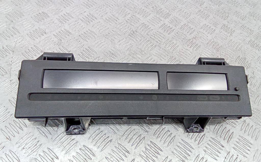 щиток приборов (приборная панель) Renault Scenic 3 поколение 2009, 250450011R - фото №1