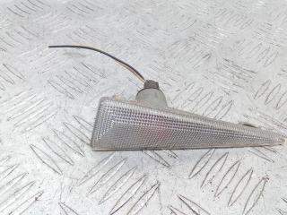 повторитель поворота на крыле правый Renault Megane 3 поколение 2008, 8200633417