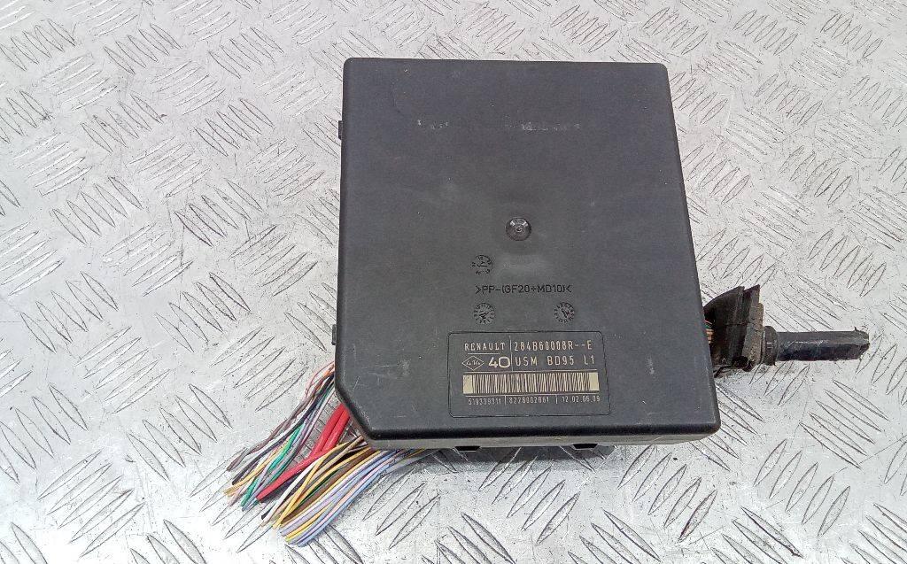 блок предохранителей Renault Megane 3 поколение 2009, 1.5 л., дизель, МКПП, 284B60008R - фото №1