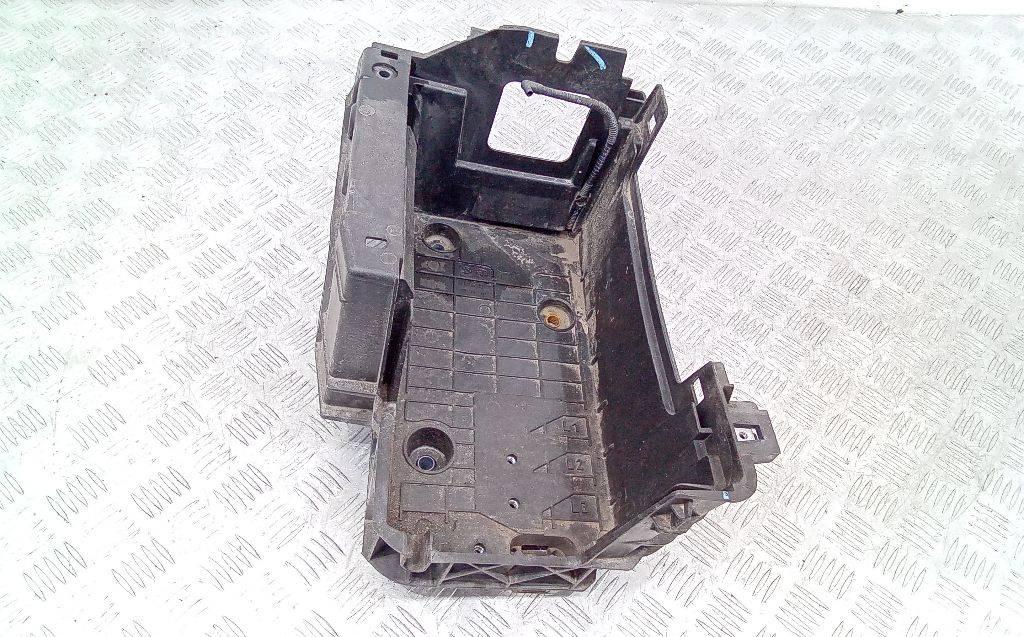 полка аккумулятора Renault Laguna 3 поколение 2008, 244460001R - фото №1