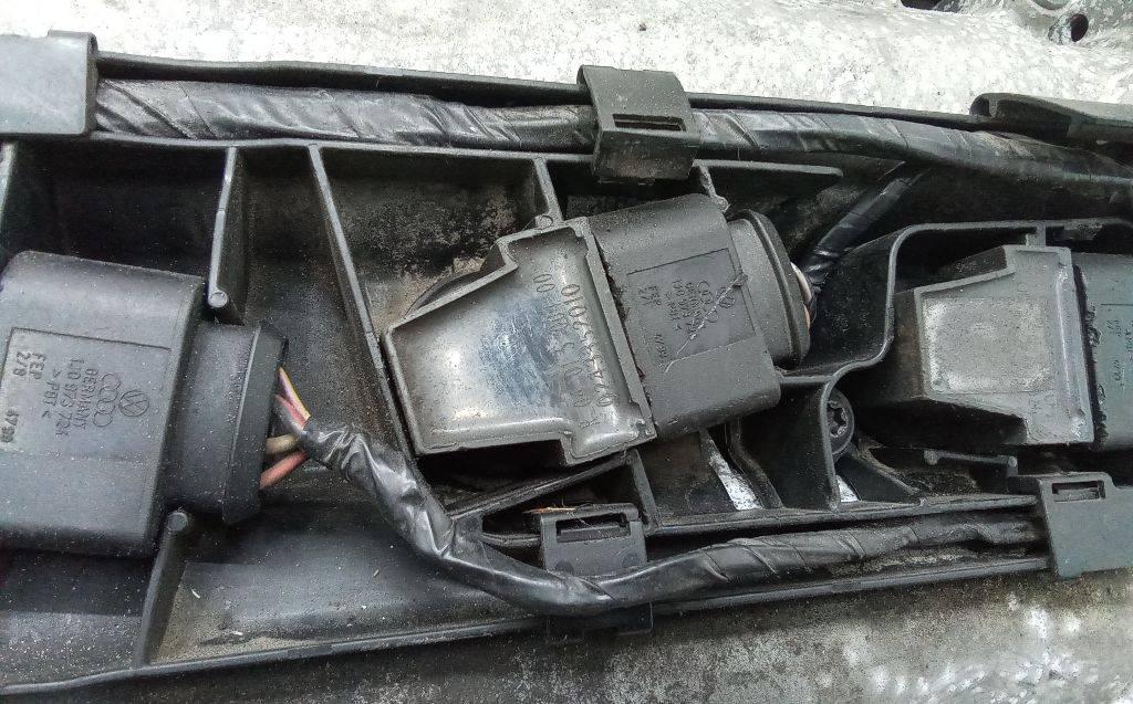 катушка зажигания Volkswagen Golf 4 поколение 2001, 1.6 л., бензин, МКПП - фото №1