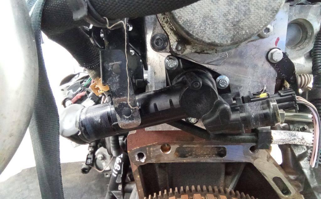 корпус термостата Renault Megane 3 поколение 2011, 1.5 л., дизель, МКПП - фото №1