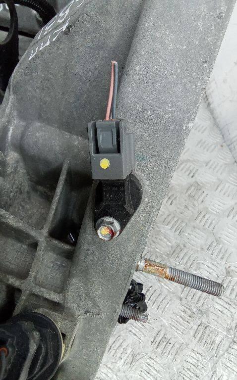 датчик коленвала Dacia Sandero 1 поколение 2011, 1.5 л., дизель, МКПП, 8200885209 - фото №1