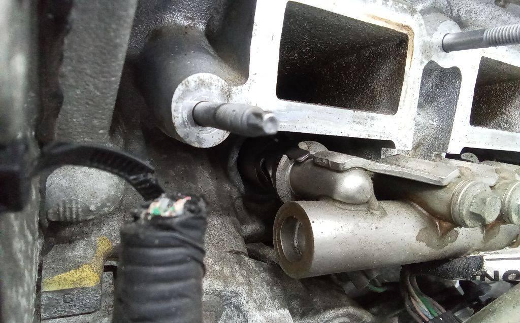 форсунка Nissan Qashqai 2 поколение 2014, 1.2 л., бензин, МКПП - фото №1