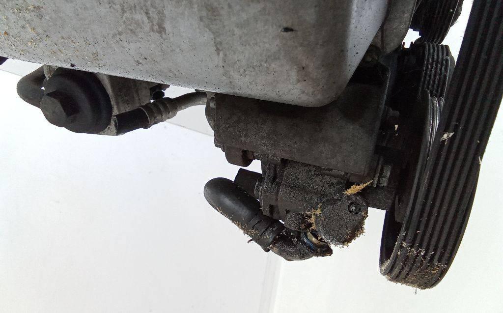 насос гидроусилителя руля Volkswagen Golf 4 поколение 2002, 1.9 л., дизель, МКПП - фото №1