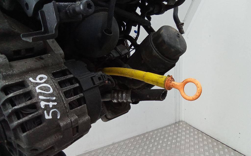 щуп двигателя Volkswagen Golf 4 поколение 2002, 1.9 л., дизель, МКПП, 038115611 - фото №1