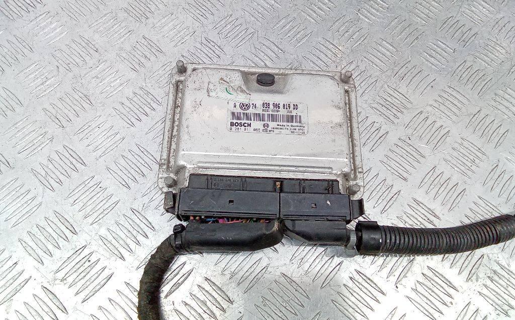 блок управления двигателем Volkswagen Golf 4 поколение 2002, 1.9 л., дизель, МКПП, 038906019 - фото №1