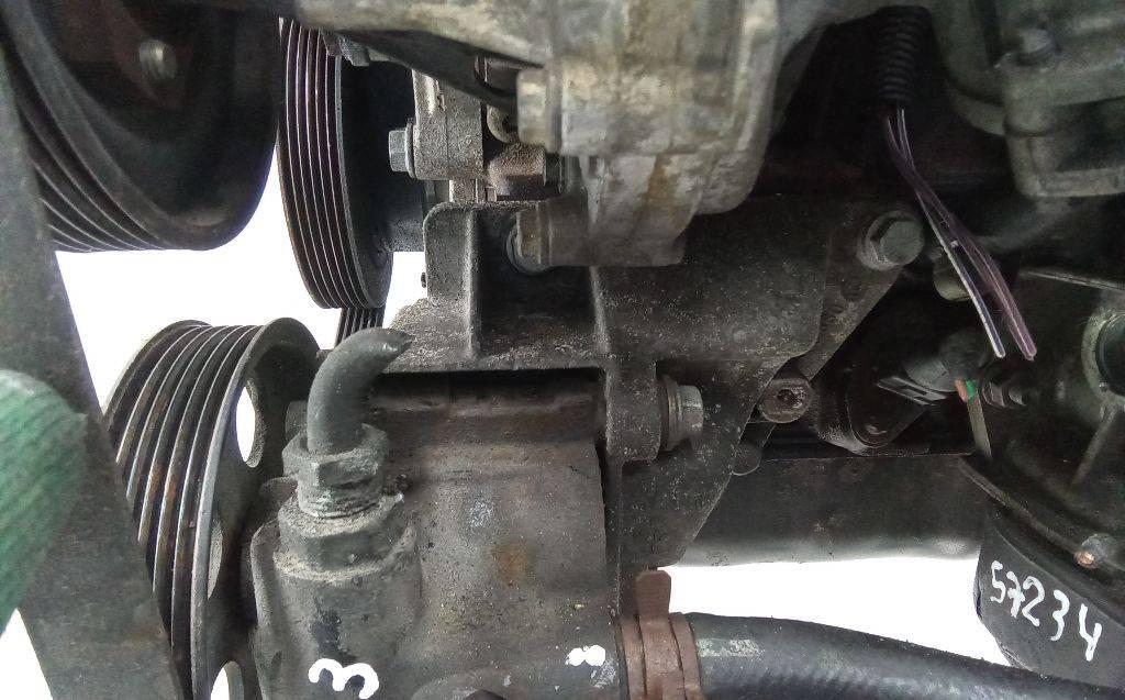 кронштейн гидроусилителя Renault Laguna 1 поколение 1995, 2.2 л., дизель, МКПП - фото №1