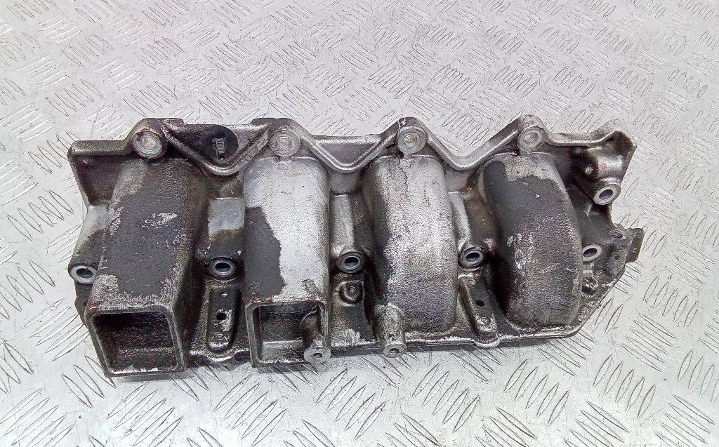 коллектор впускной Renault Megane 3 поколение 2008, 1.6 л., бензин, МКПП, 8200329496 - фото №1