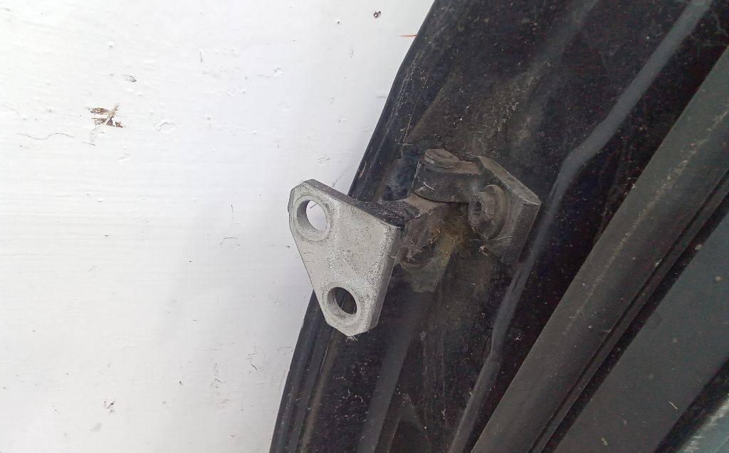 петля двери Volkswagen Passat B6 2009, универсал - фото №1