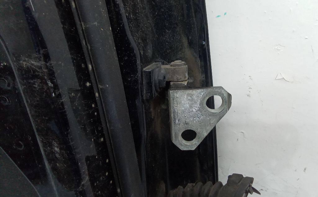 петля двери Volkswagen Passat B6 2009, универсал - фото №1