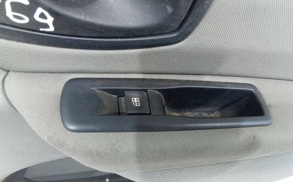 кнопка стеклоподъемника двери Renault Megane 3 поколение 2009 - фото №1